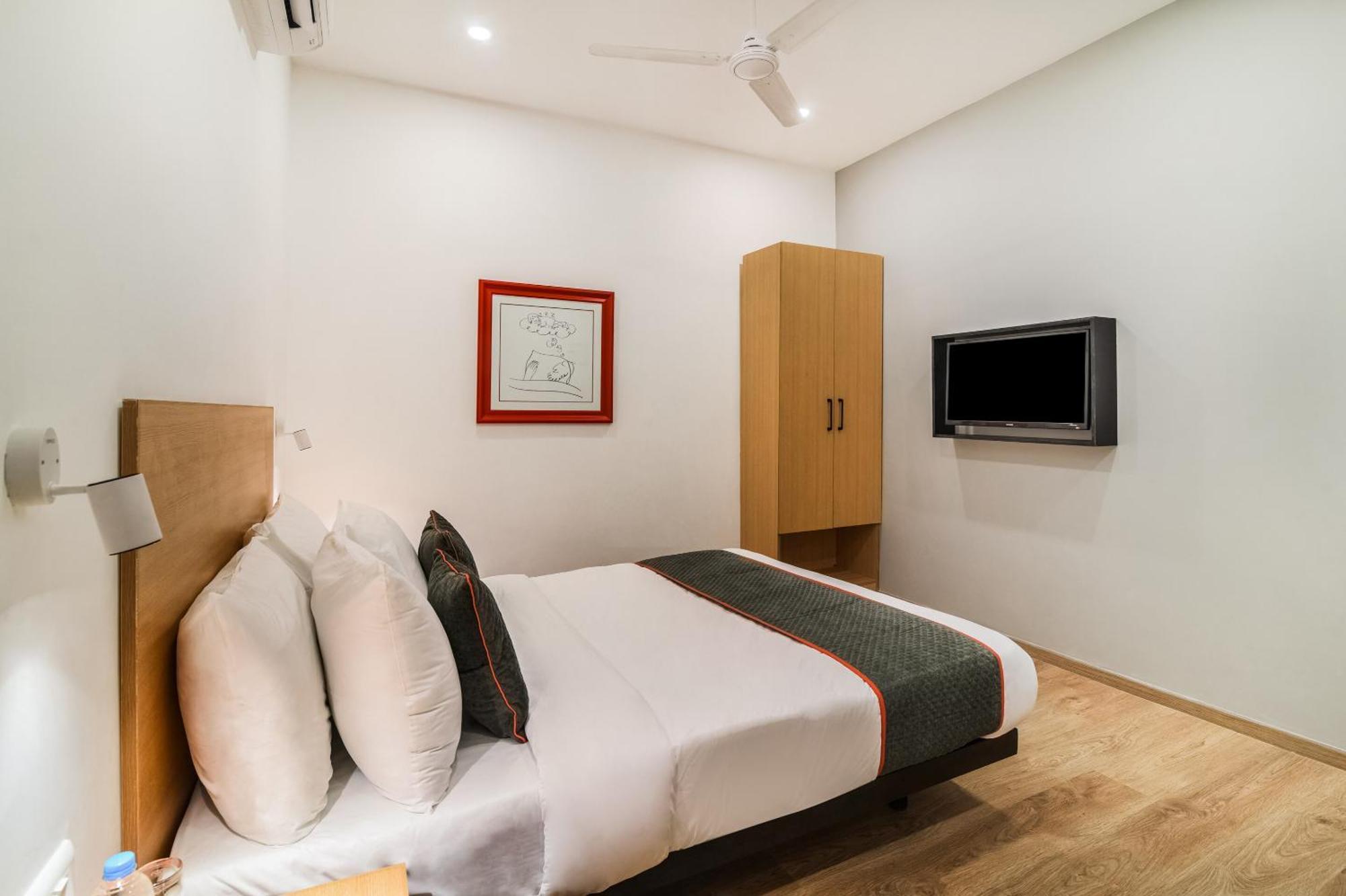 Super Townhouse Xotel Ченнаи Экстерьер фото